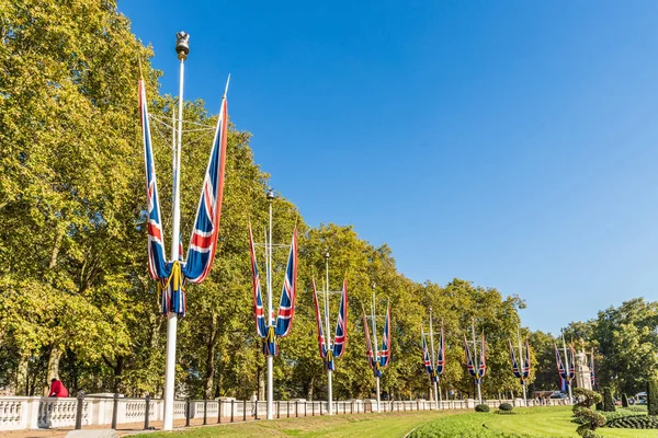 Ein typischer Blick im grünen Park in London — Stockfoto