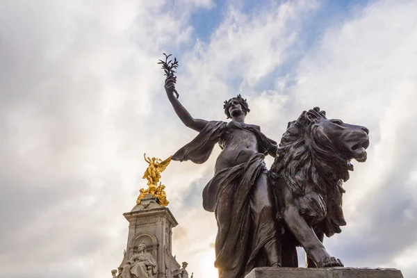 Una vista típica en el Palacio de Buckingham — Foto de Stock