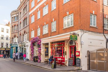 Mayfair 'de tipik bir manzara