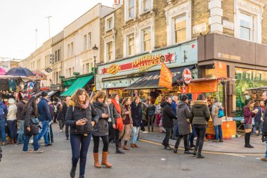 Portobello Road Market bir manzaraya