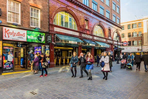 A typical view in Covent Garden — Stock Photo, Image
