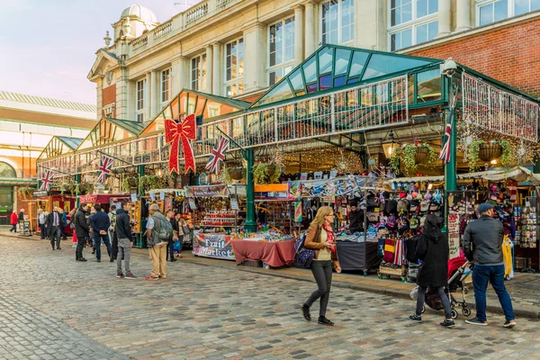 Typický pohled v Covent Garden — Stock fotografie