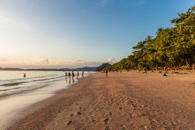 Ao Nang Tayland tipik plaj sahnesinde