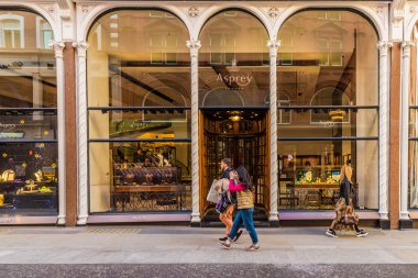 Varlıklı Bond street Londra bir görünümünü