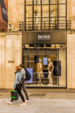 Varlıklı Bond street Londra bir görünümünü