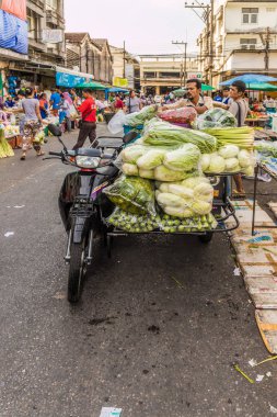 24 saat yerel meyve pazarı Phuket Town