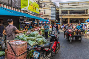 24 saat yerel meyve pazarı Phuket Town