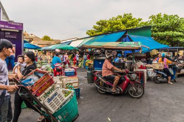 24 saat yerel meyve pazarı Phuket Town