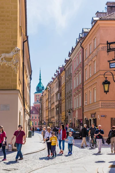 Varşova Polonya'da eski şehirde tipik bir görünüm