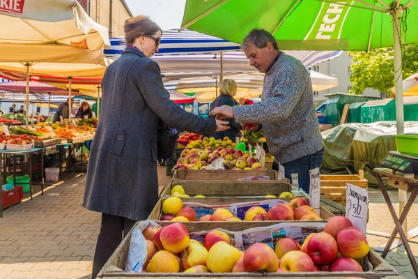 Ein Markt im ehemaligen jüdischen Viertel kazimierz in Krakau — Stockfoto