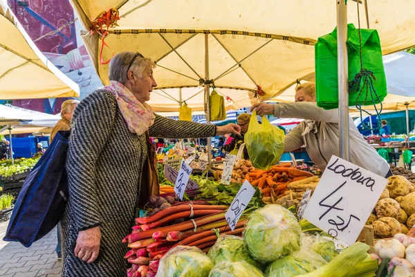 Krakow eski Yahudi Bölgesi Kazimierz bir pazar