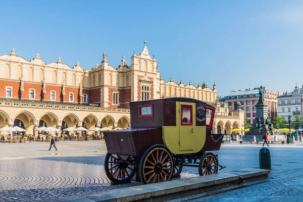 The medieval old town square in Krakow — Stock Photo, Image