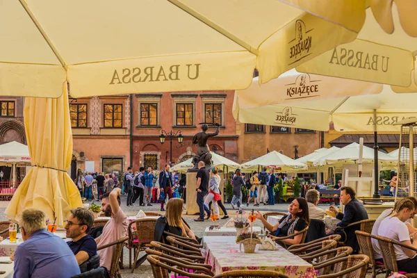 Una vista típica del casco antiguo de Varsovia Polonia — Foto de Stock