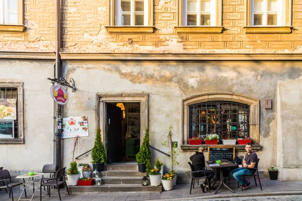 Una vista típica del casco antiguo de Varsovia Polonia — Foto de Stock