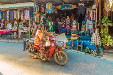 Ko Lipe Tayland 'da bir sokak manzarası
