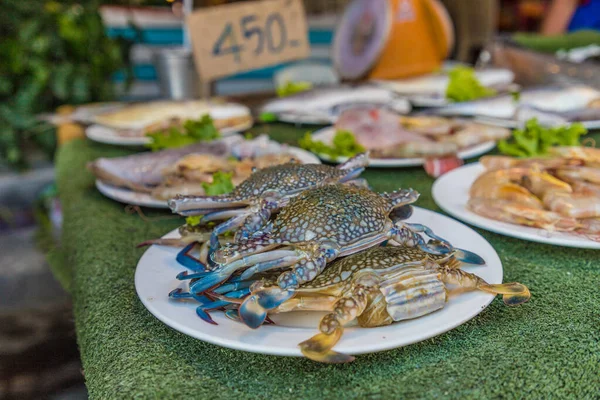 Uma vista da comida local em Ko Lipe Tailândia — Fotografia de Stock