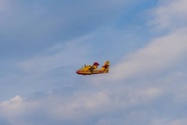 Ein bombardier 415 civile superscooter in frankreich — Stockfoto