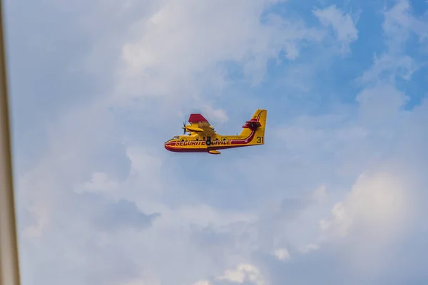 Ein bombardier 415 civile superscooter in frankreich — Stockfoto