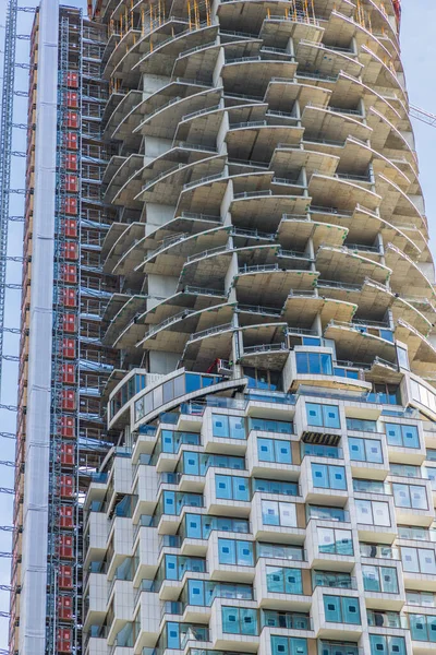 Uma vista típica no cais do canário em Londres — Fotografia de Stock