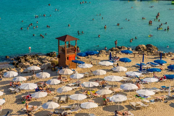 Une vue typique à Agia Napa à Chypre — Photo