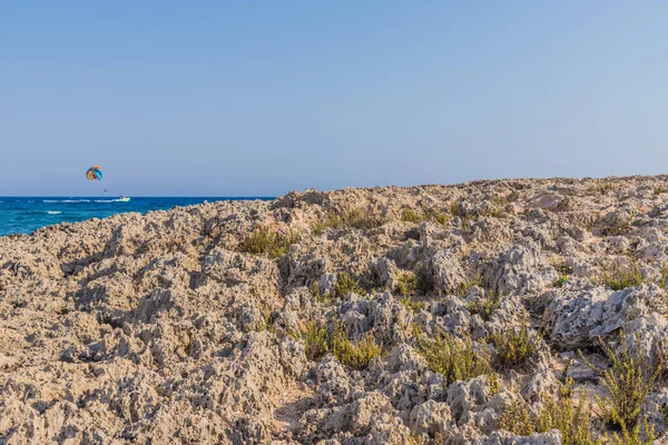 Uma vista típica em Agia Napa em Chipre — Fotografia de Stock