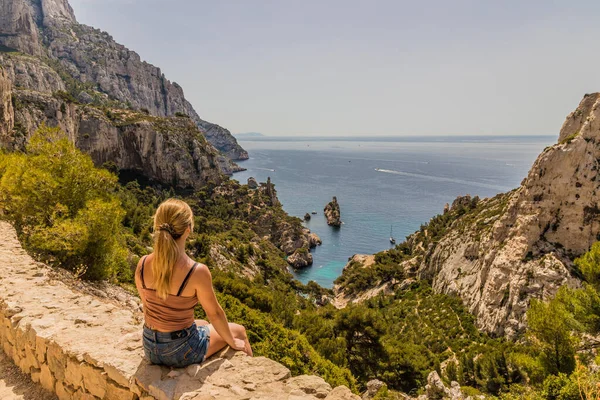 Marsilya Fransa 'da Calanques manzarası