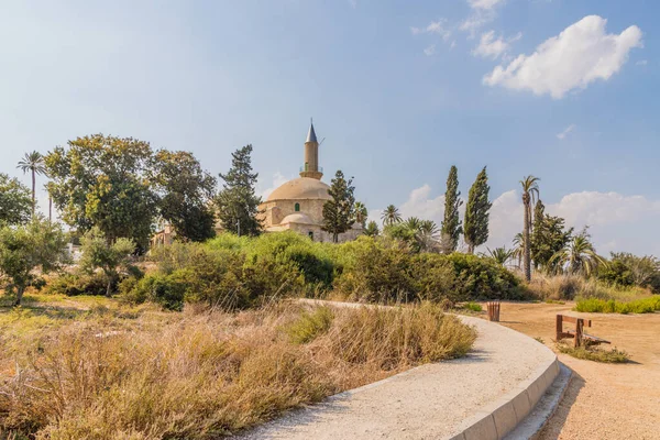 Una vista típica en larnaca en Chipre — Foto de Stock
