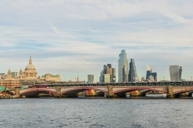 Londra 'da tipik bir sahne.
