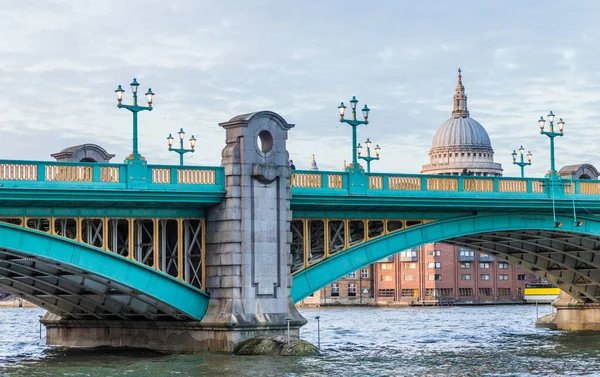 Typowa scena w Londynie uk — Zdjęcie stockowe