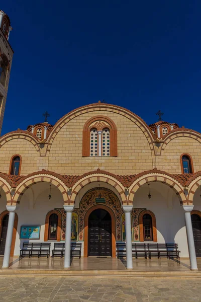 Una vista típica de la iglesia en Chipre — Foto de Stock