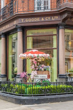 Mayfair 'de tipik bir manzara