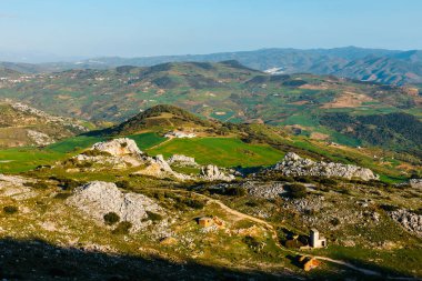 Güzel örnekler karstik peyzaj, El Torcal de Antequera doğal park, Endülüs, İspanya