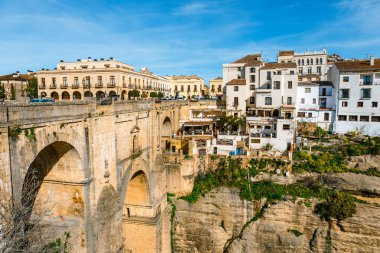 Ronda, İspanya, 05 Nisan 2018: Yeni köy Ronda Andalusia, İspanya Bridge'de turist ziyaret