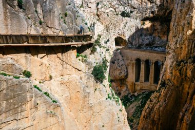 Caminito Del Rey - Endülüs, İspanya 'daki dik uçurumlar boyunca uzanan dağ yolu