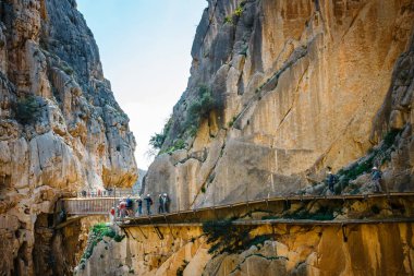 Caminito Del Rey, İspanya, 04 Nisan 2018: dünyanın en tehlikeli patika yürüyüş ziyaretçi Mayıs 2015 yılında tekrar açıldı. Ardales, İspanya.