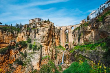 Tajo Gorge ve taş köprü, Ronda, İspanya ile manzara