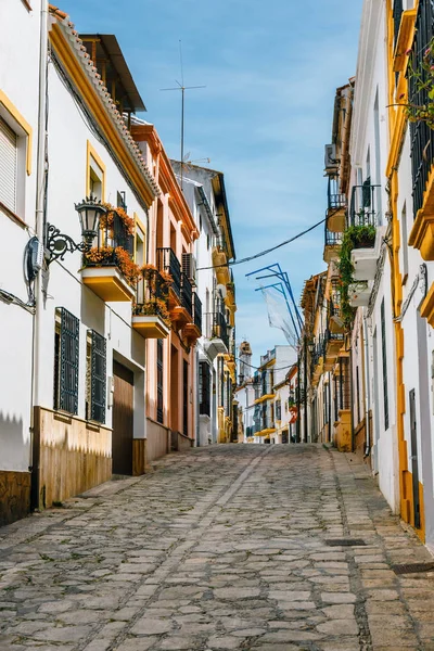 Calle Estrecha Con Fachadas Blancas Casas Casco Histórico Ronda España — Foto de Stock