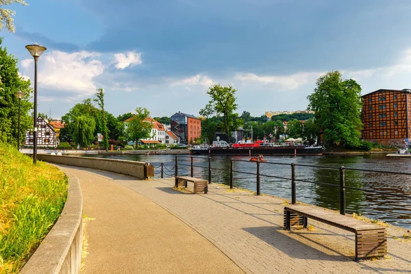 Bydgoszcz Polonia Mayo 2018 Paseo Marítimo Río Brda Con Hermosa —  Fotos de Stock