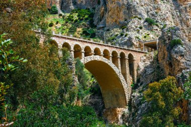 taş Demiryolu Köprüsü el chorro vasıl belgili tanımlık son, iz Caminito Del Rey Köyü