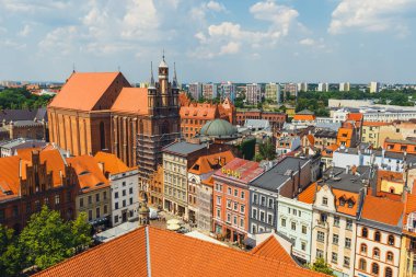 Torun, Polonya - 01 Haziran 2018: Havadan görünümü tarihi binalar ve çatılar Polonya Ortaçağ şehrin Torun, Polonya. Torun Nicolaus Copernicus doğduğu yerdir