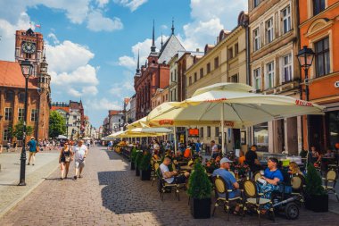 Torun, Polonya - 01 Haziran 2018: Ana Torun eski kasaba meydanında. Torun astronom Nicolaus Copernicus yeridir.