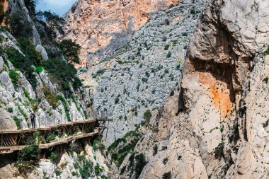 Caminito Del Rey, İspanya, 04 Nisan 2018: dünyanın en tehlikeli patika yürüyüş ziyaretçi Mayıs 2015 yılında tekrar açıldı. Ardales, İspanya.