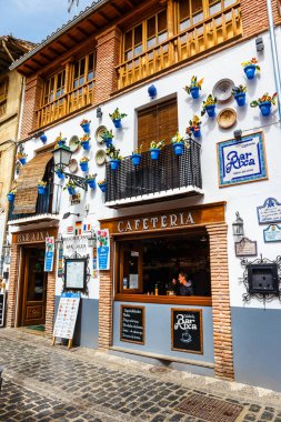 Granada, İspanya, 06 Nisan 2018: Andalusia, geleneksel Arap mimarisini Albaicin Mağribi Ortaçağ çeyrek, Granada, İspanya