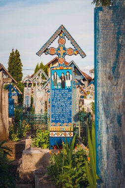 Sapanta, Romanya - 04 Temmuz, 2015-neşeli mezarlığı Sapanta in, Maramures, Romanya. Bu mezarlık Romanya ve dünyada benzersizdir