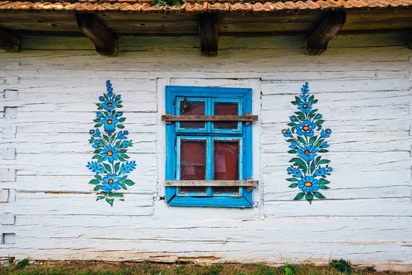 Zalipie Polen Augustus 2018 Facade Van Een Traditionele Kleurrijke Gebouw — Stockfoto