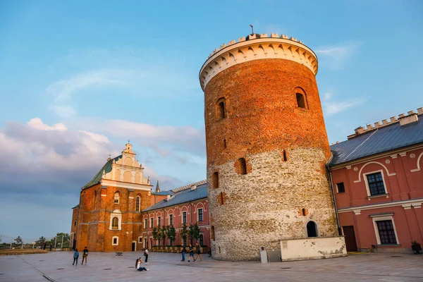 Lublin, Polonya, 31 Ağustos 2018: Ortaçağ Kraliyet Kalesi, Lublin gün batımında, Polonya