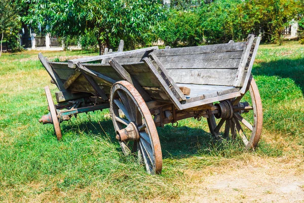 Vintage Dřevěný Vozík Vesnici Zblízka — Stock fotografie