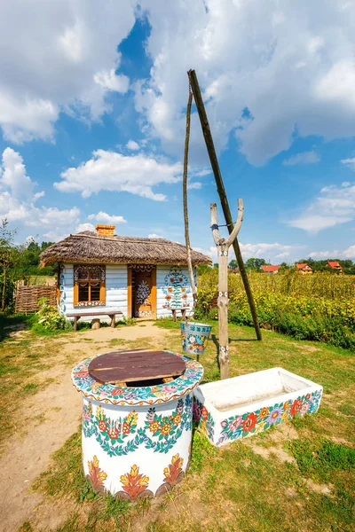 Zalipie Polen Augustus 2018 Traditionele Boerderij Met Een Goed Het — Stockfoto