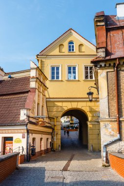 Lublin, Polonya, 01 Eylül 2018: Lublin şehir cadde görünümü gündoğumu üzerinde Polonya