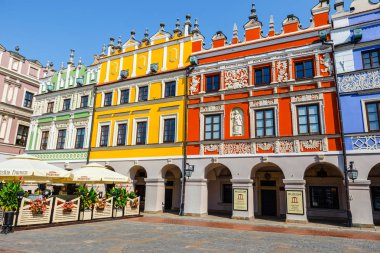Zamosc, Polonya - 01 Eylül 2018: Büyük Market Square Zamosc, Polonya
